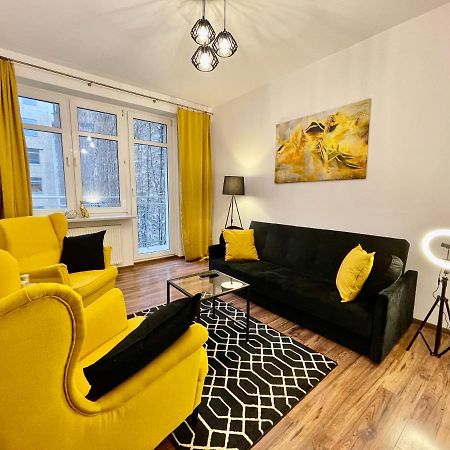 Diamond Metro Wifi 300 Mbs 70'Tv Netflix Hbo Appletv+ Lägenhet Warszawa Exteriör bild