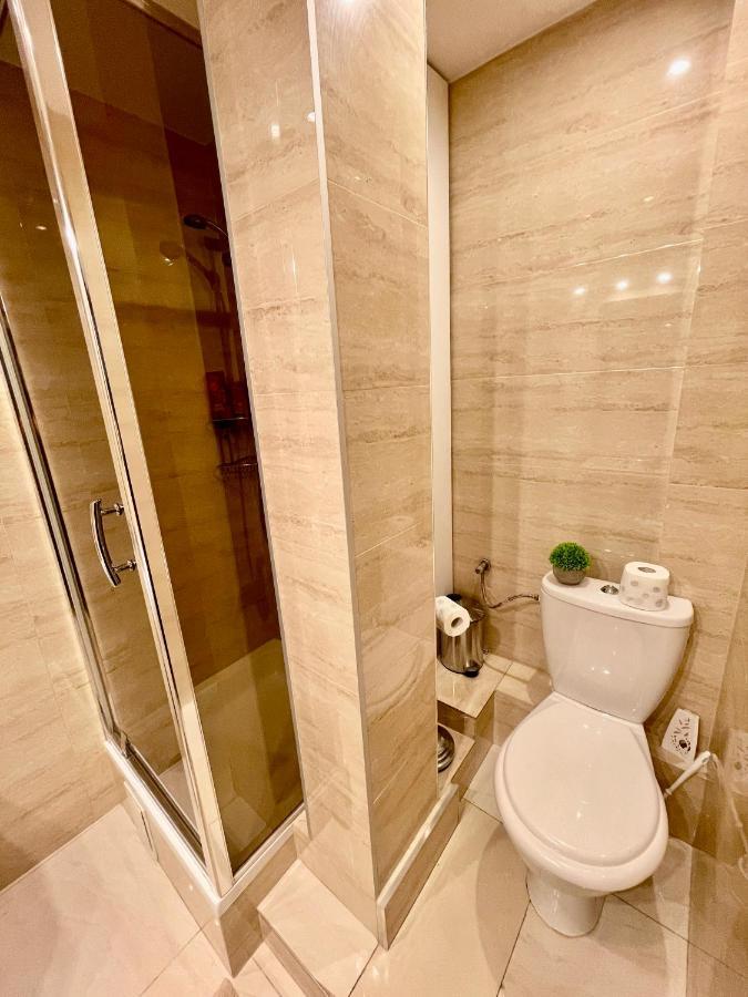 Diamond Metro Wifi 300 Mbs 70'Tv Netflix Hbo Appletv+ Lägenhet Warszawa Exteriör bild