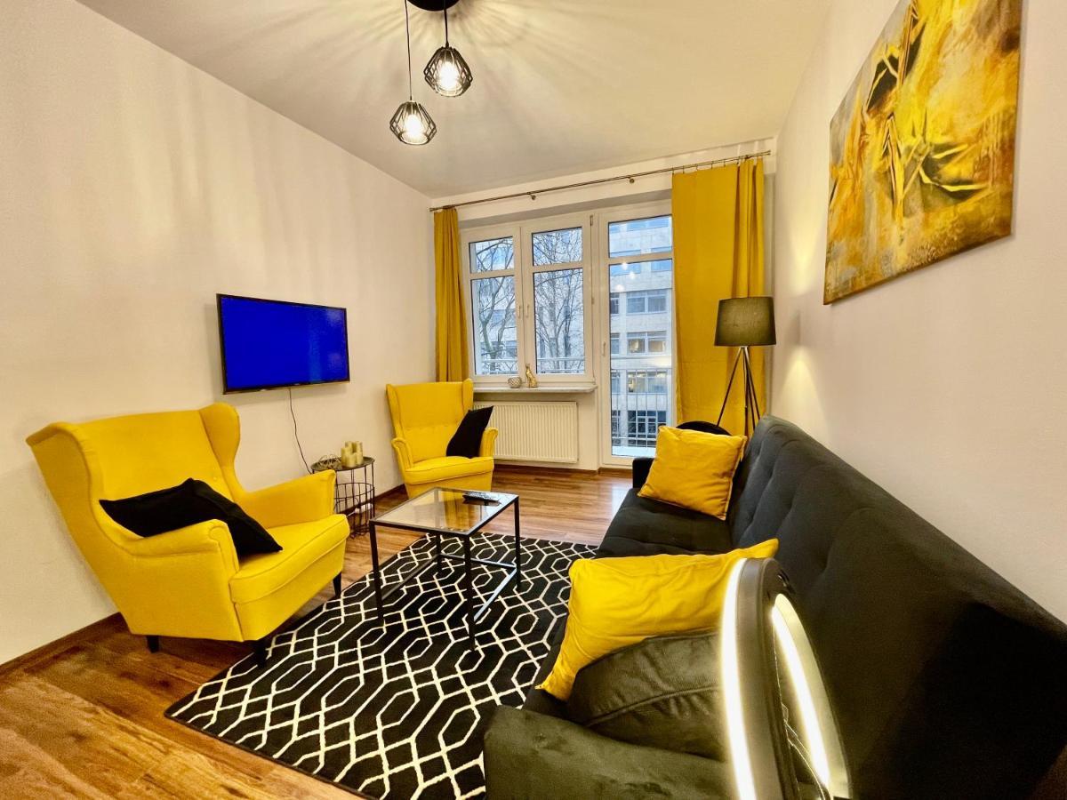 Diamond Metro Wifi 300 Mbs 70'Tv Netflix Hbo Appletv+ Lägenhet Warszawa Exteriör bild